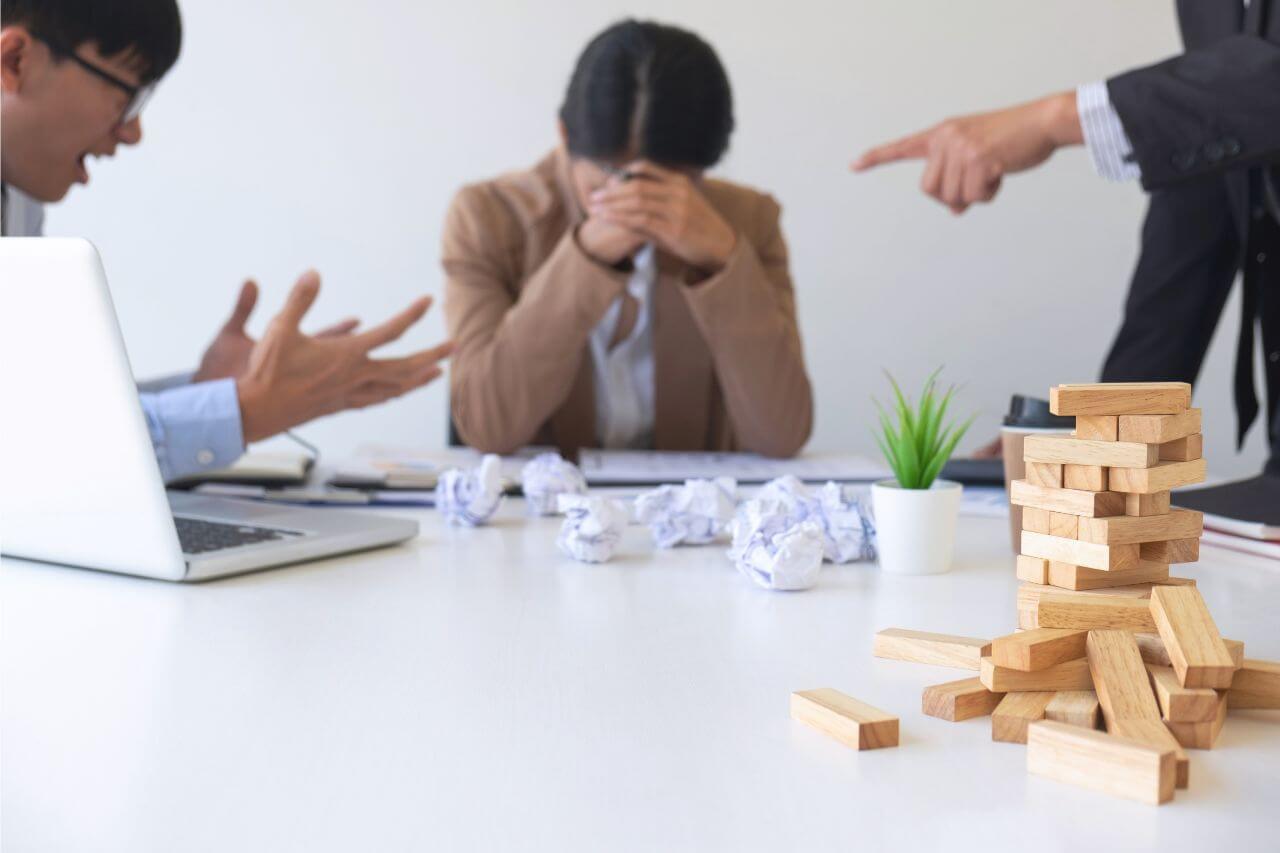 Assédio no ambiente de trabalho: saiba mais sobre a Lei nº 14.457/2022